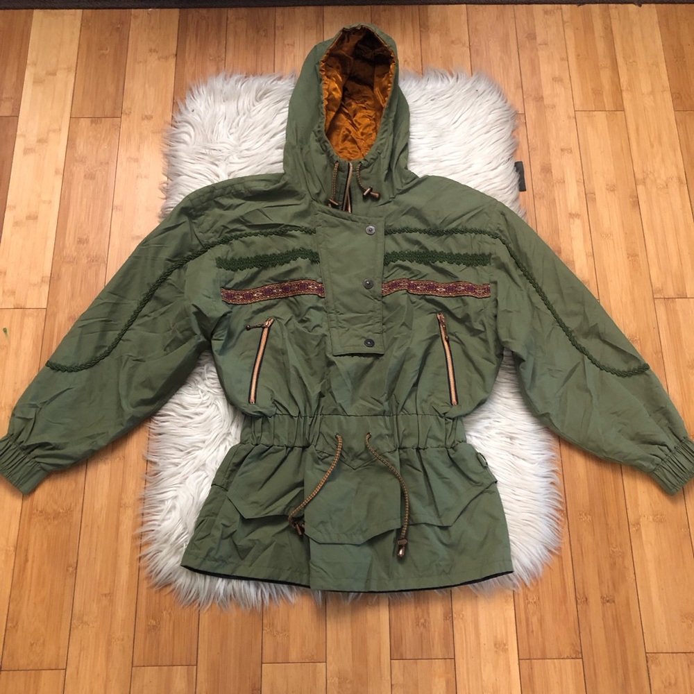 Vintage Skiing Passport Snowboard Embroidered Green Hooded Womens Jacket size S